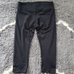 Tommie Copper crop yoga pants.